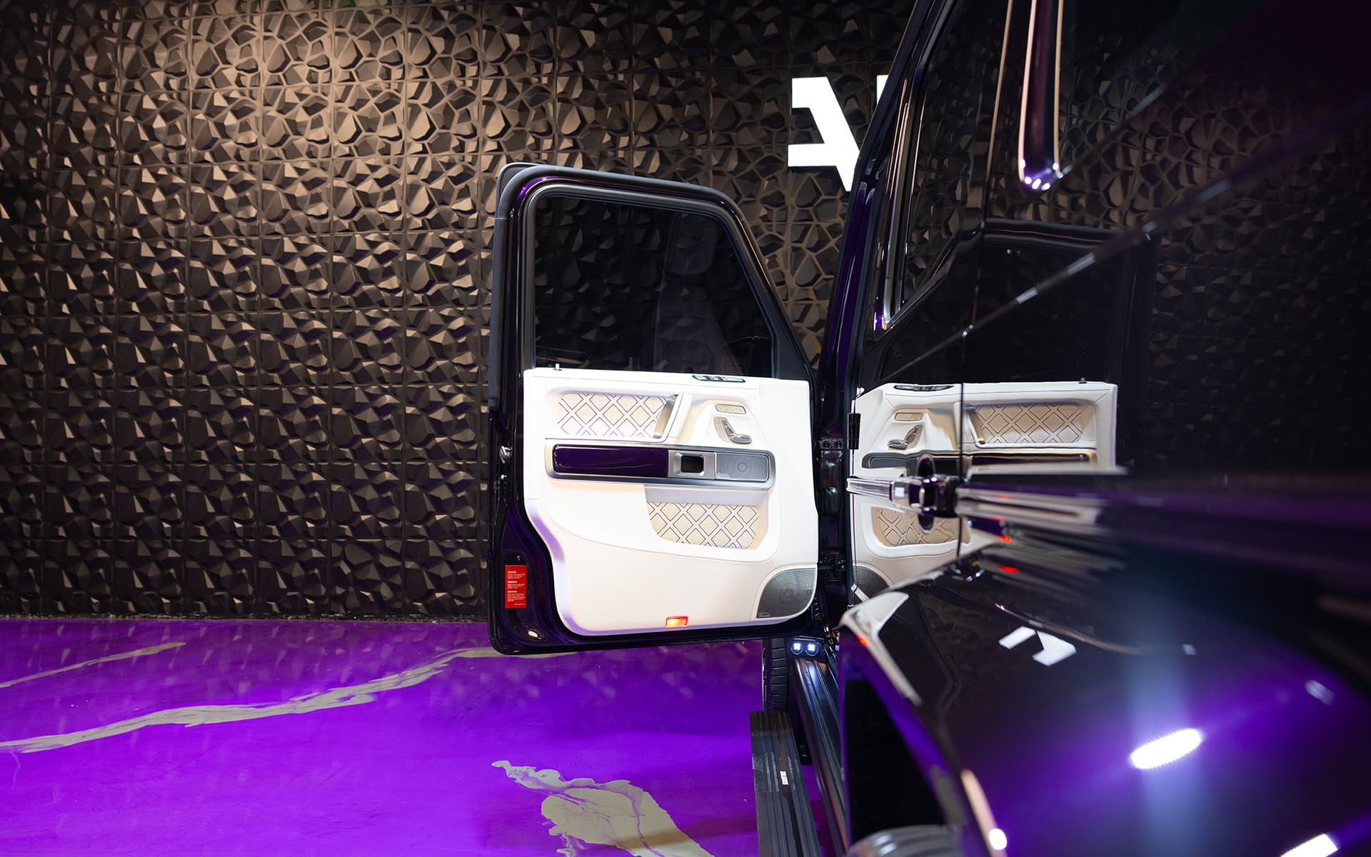 2022 Brabus Mercedes-AMG G 63 Rocket Edition 900 Purple & White 14
