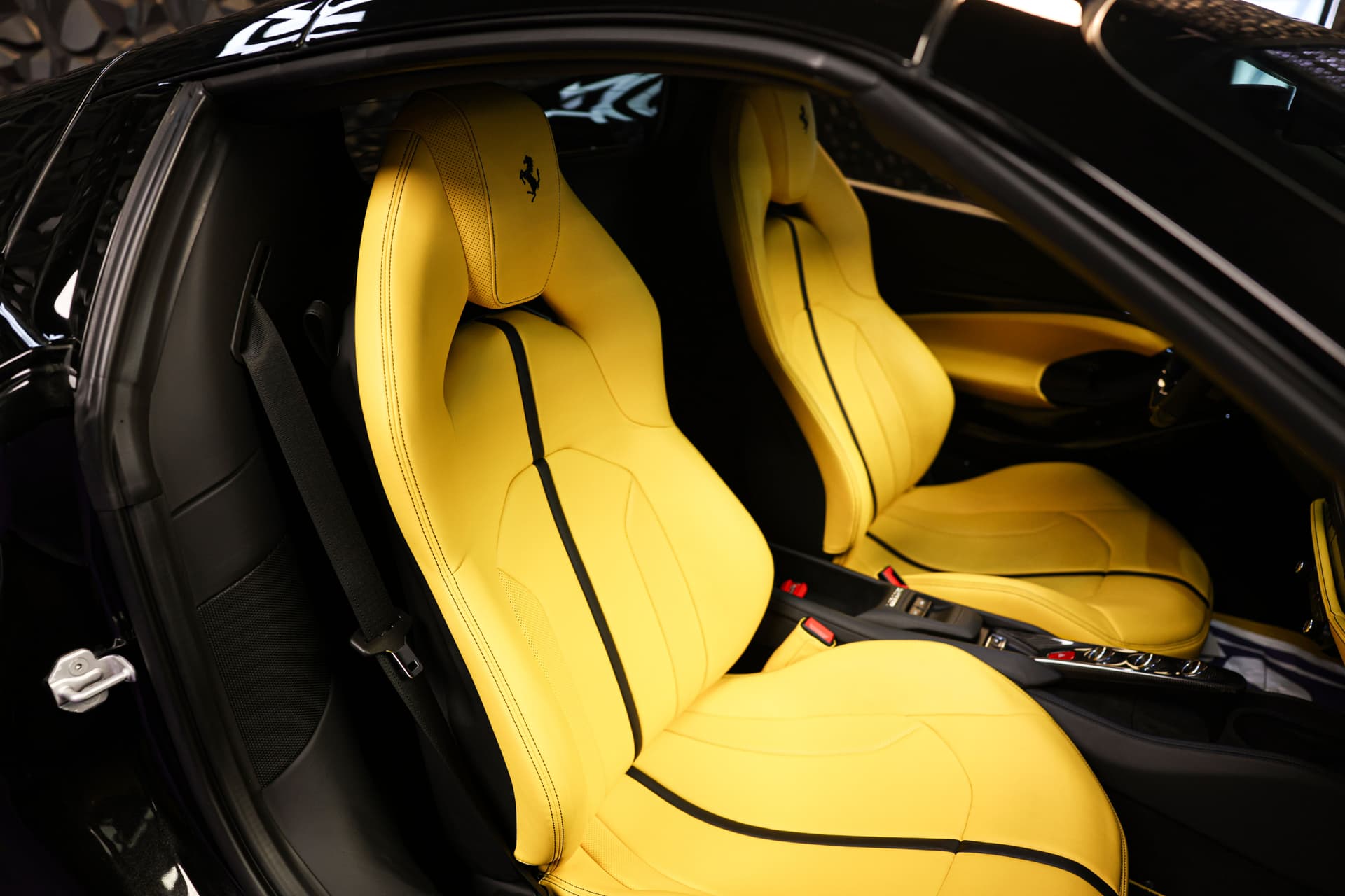 2021 Ferrari F8 Spider V8 Turbo HELE European Specs 11