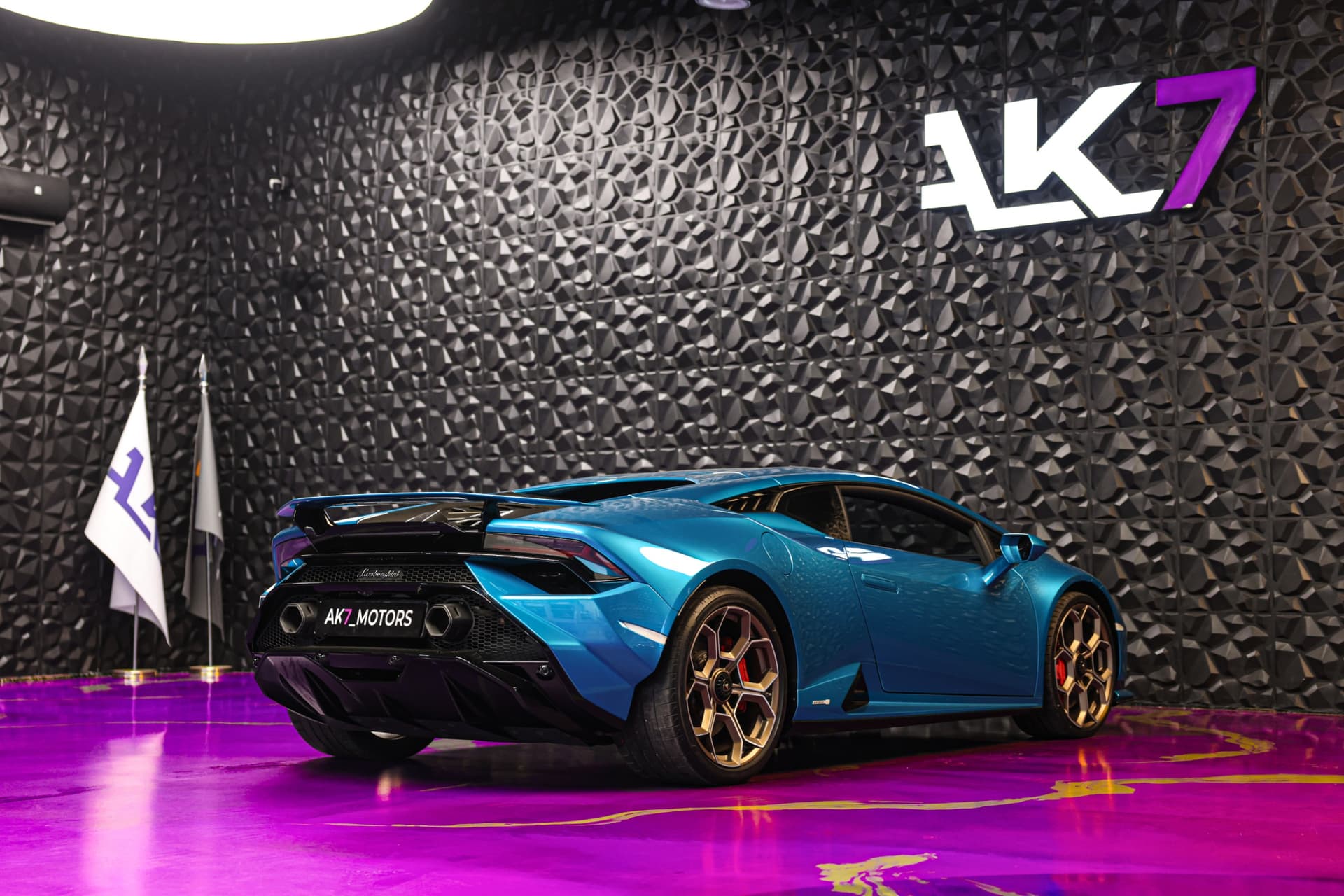 2023 Lamborghini Huracán Tecnica blue with black interior 6