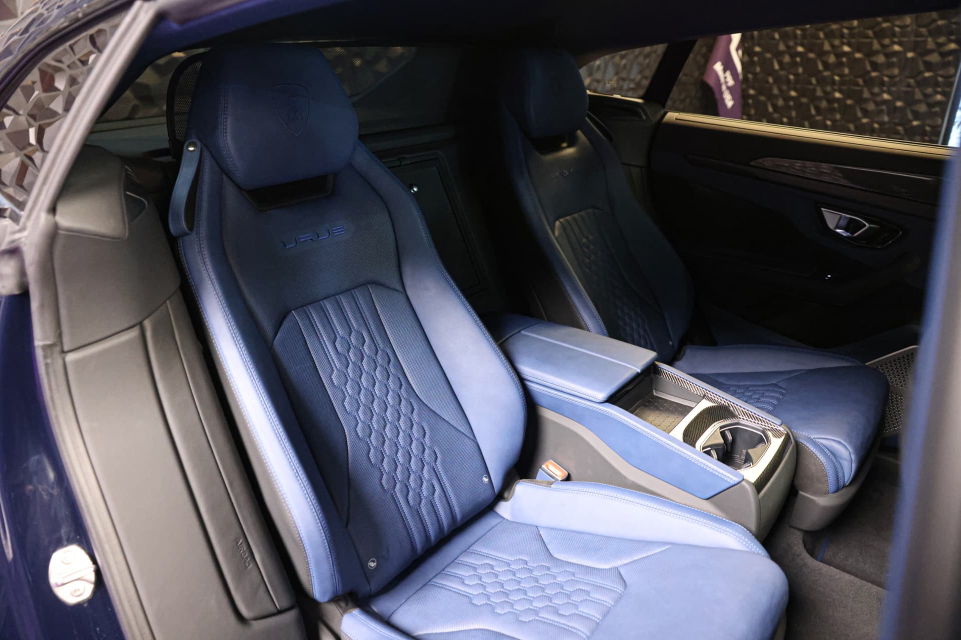 2023 Lamborghini Urus S dark blue with light blue interior 15