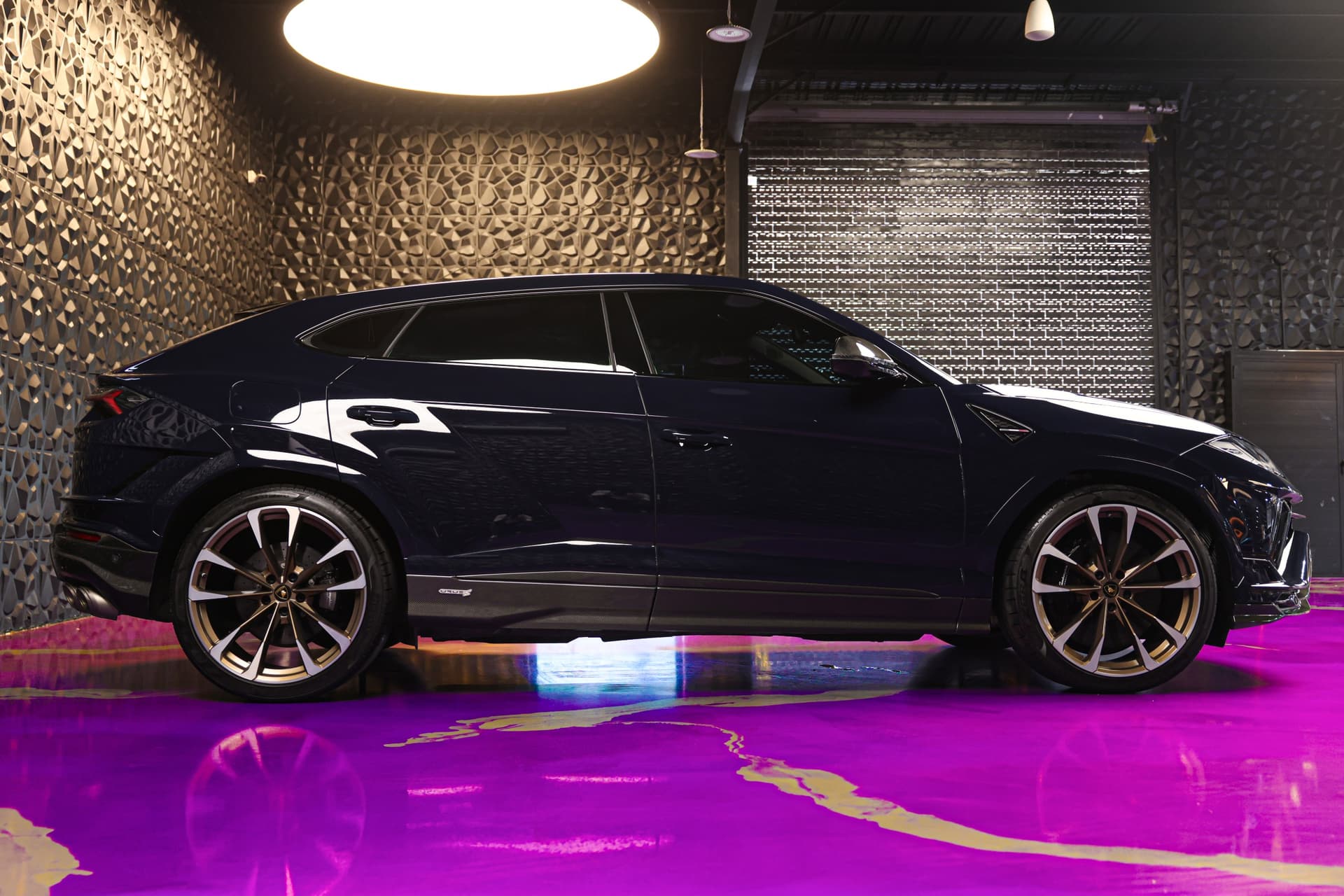 2023 Lamborghini Urus S dark blue with light blue interior 4