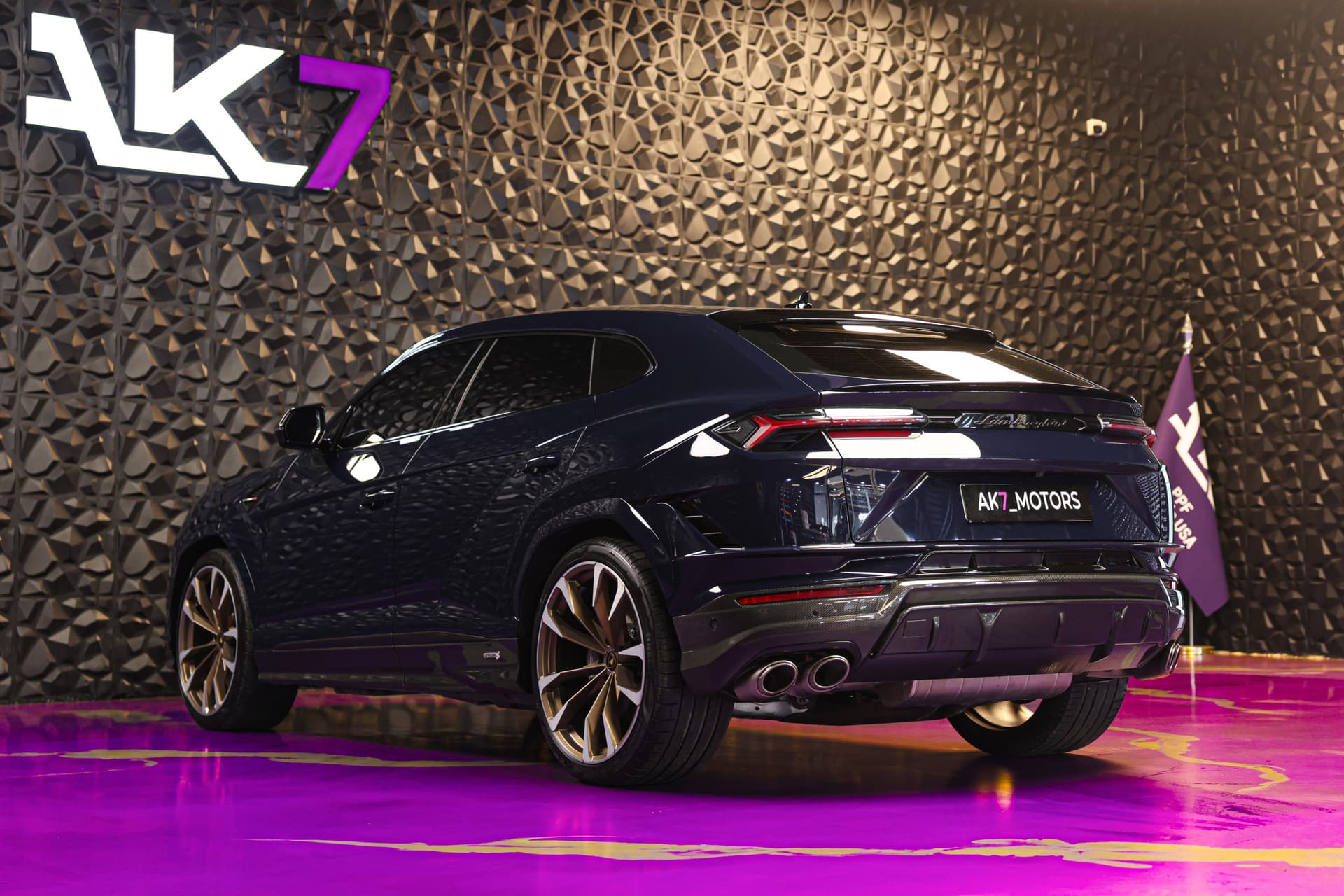 2023 Lamborghini Urus S dark blue with light blue interior 5