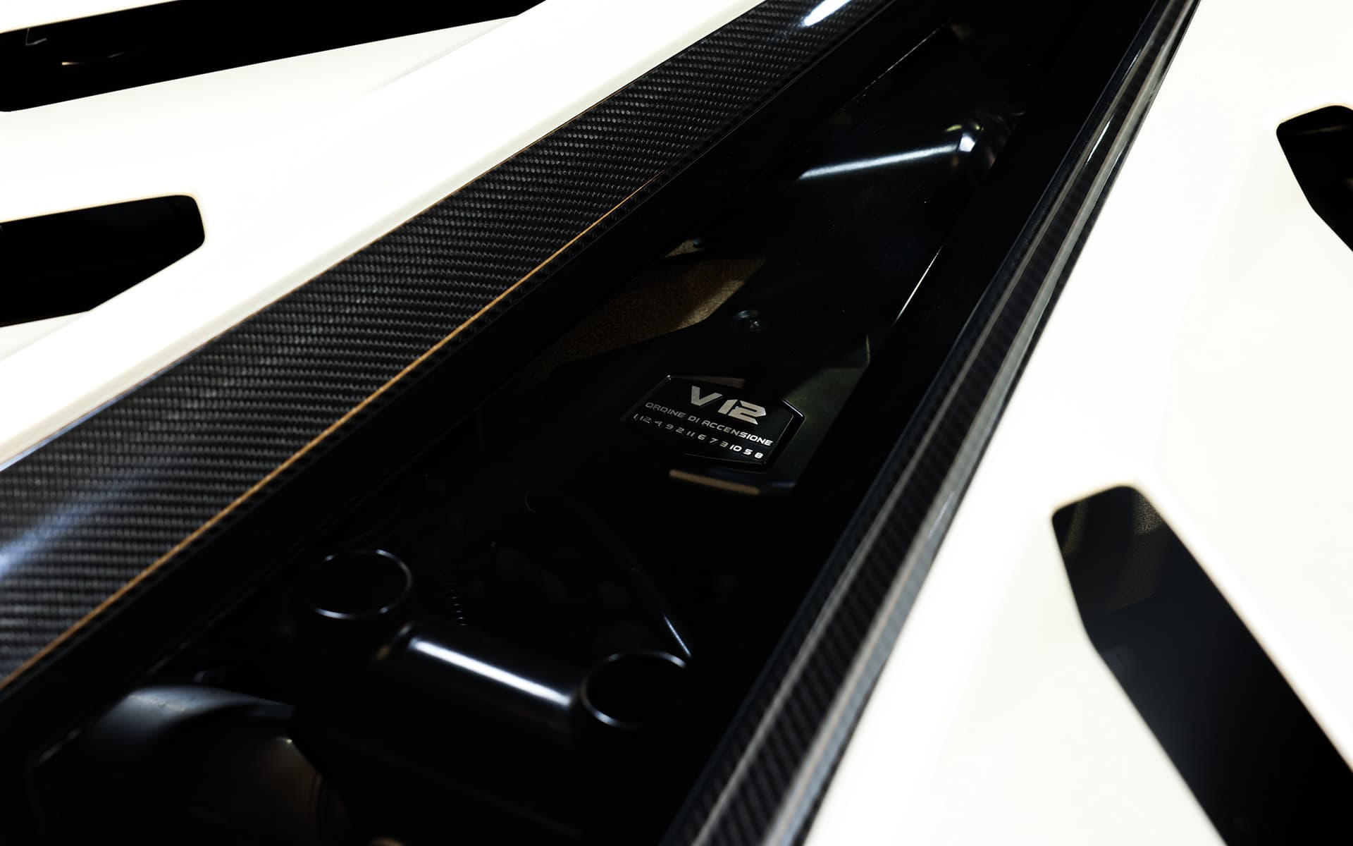 2020 Lamborghini Aventador SVJ 6.5L V12 13