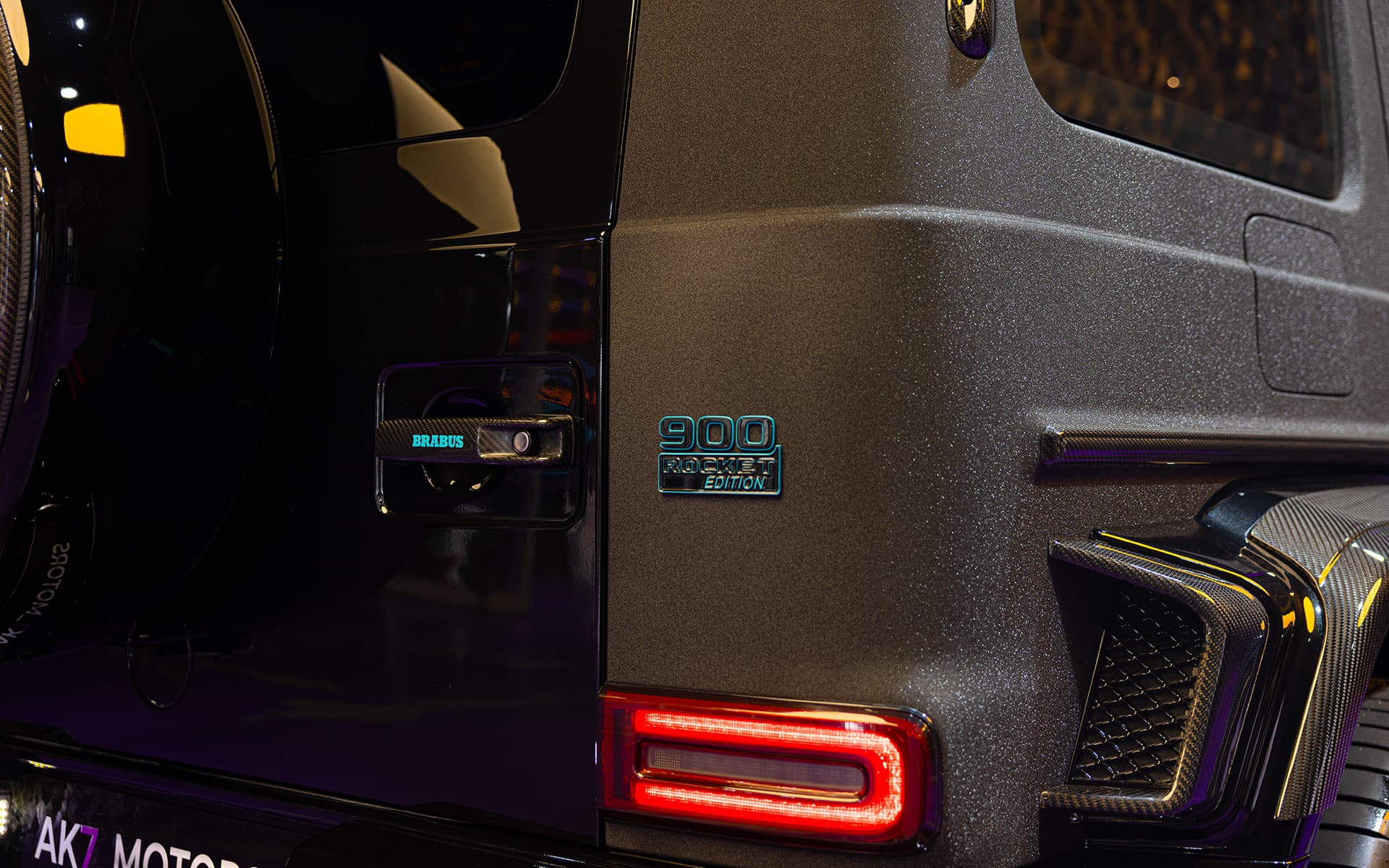 2022 Brabus 900 Rocket Edition Black & Tiffany 14