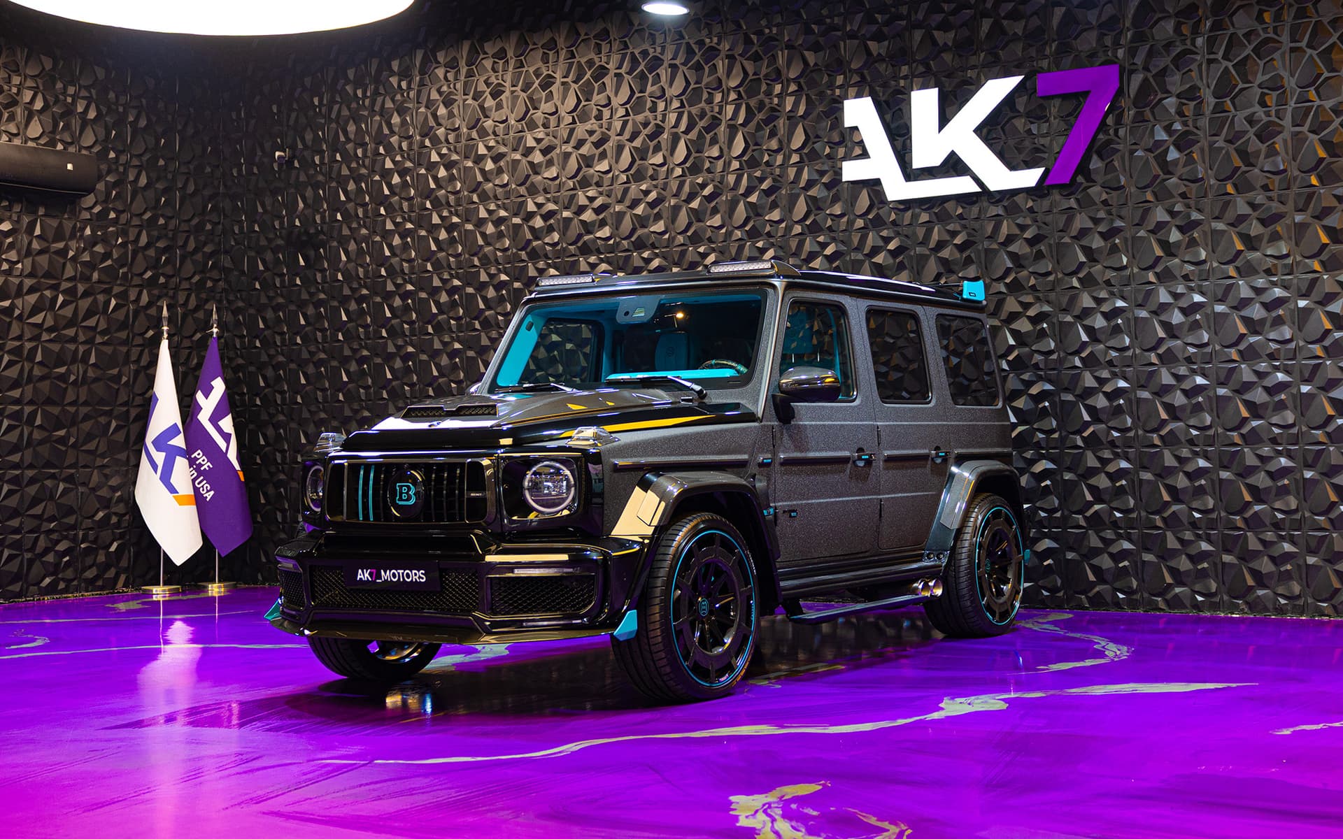 2022 Brabus 900 Rocket Edition Black & Tiffany 3