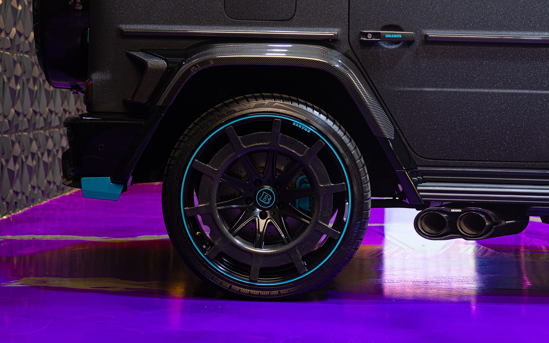 2022 Brabus 900 Rocket Edition Black & Tiffany 5