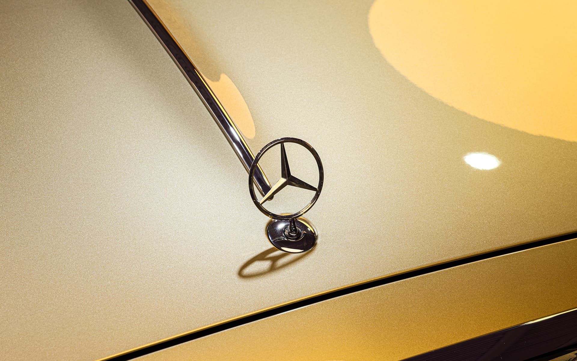 2024 Mercedes-Maybach S680 Black & Light Gold 10