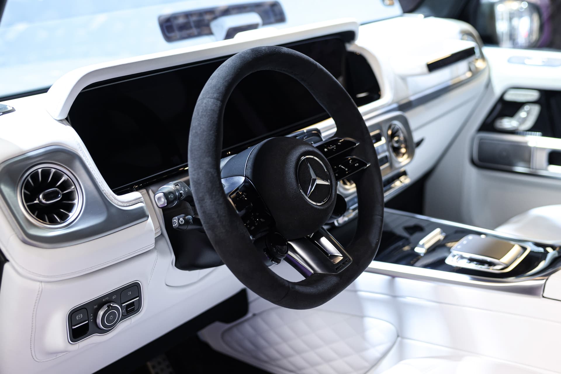 2025 Mercedes-Benz AMG G63 Grey with White Interior 10