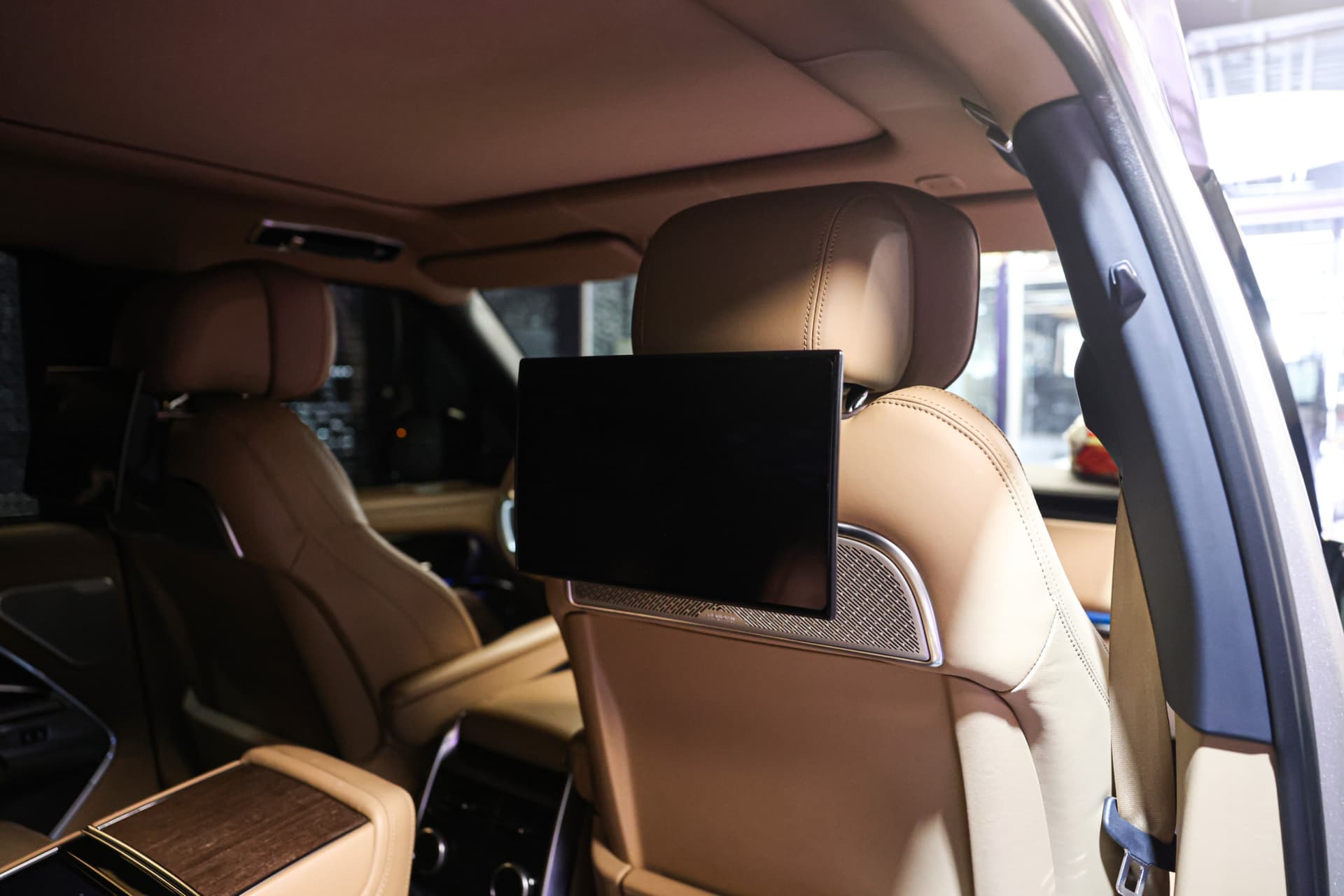 2023 Land Rover Range Rover Autobiography P400 European Specs 13