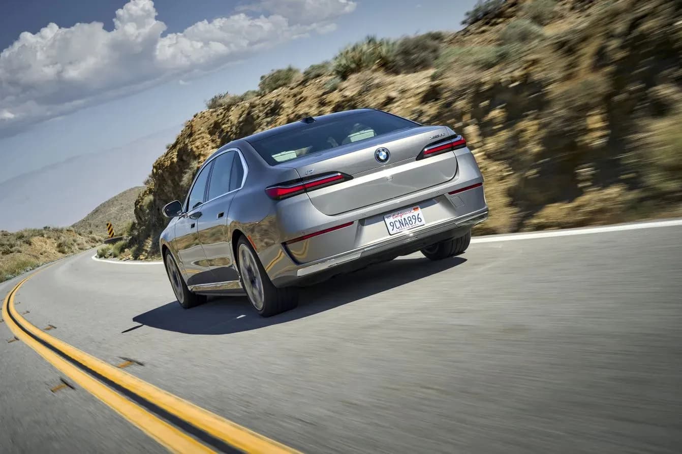 BMW-i7