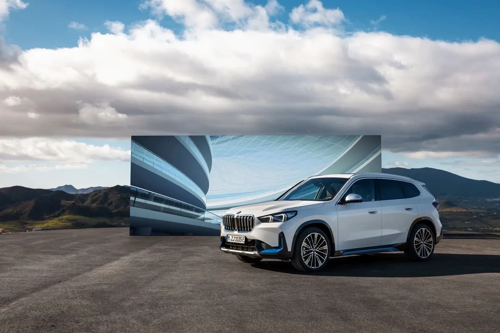 BMW-iX1