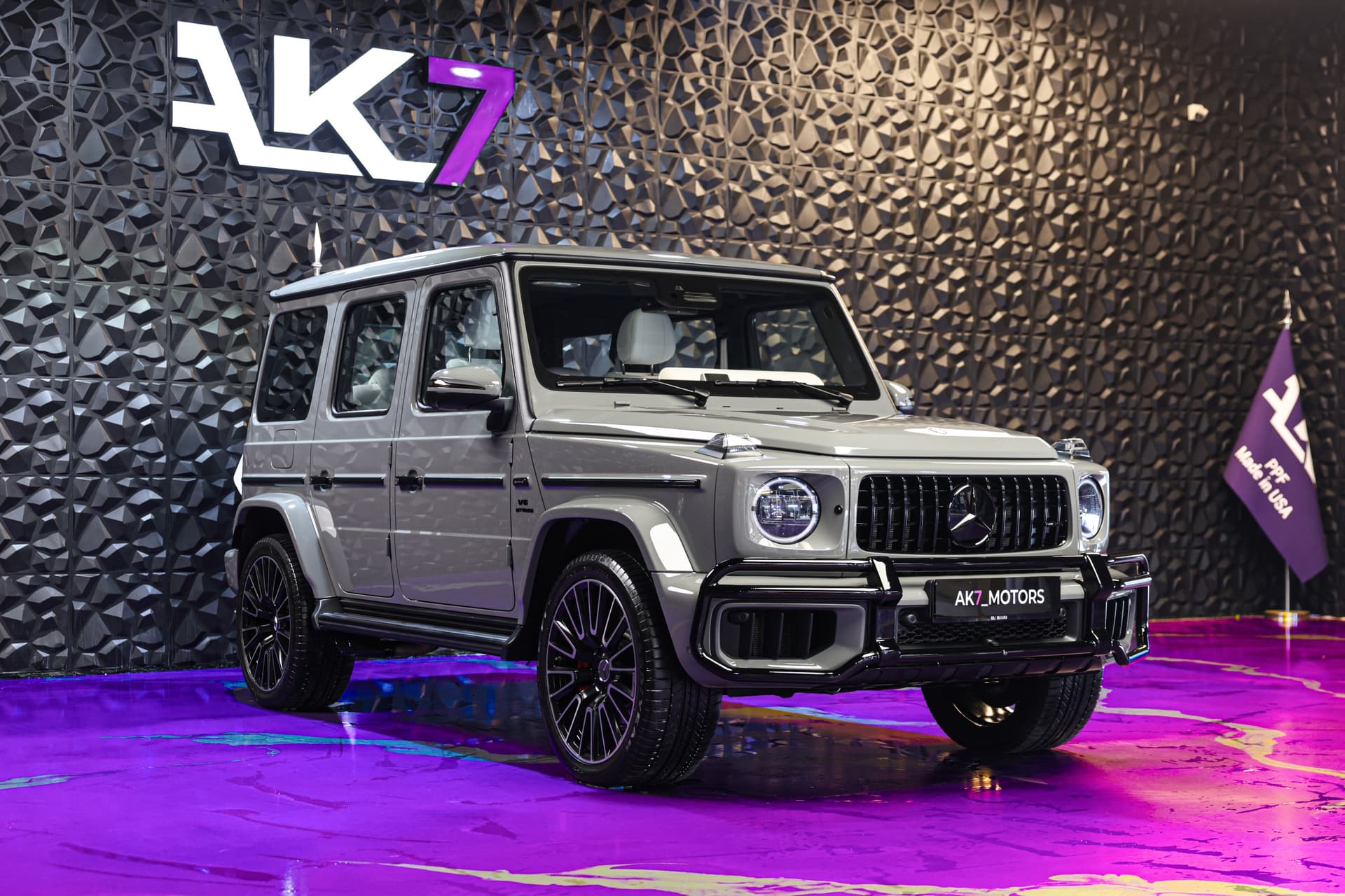 2025 Mercedes-Benz AMG G63 Grey with White Interior