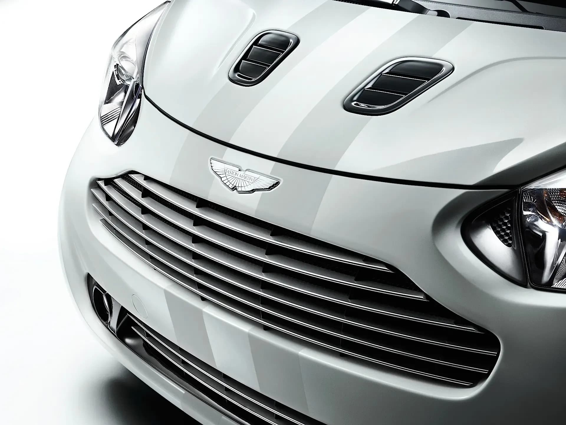 ASTON-MARTIN-Cygnet