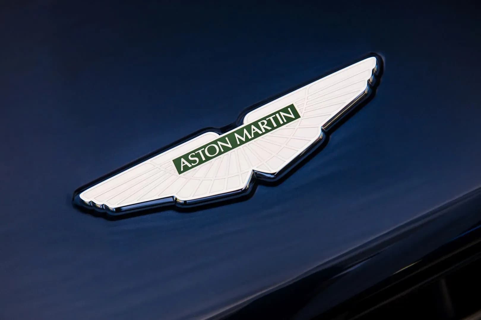 ASTON-MARTIN-DB11