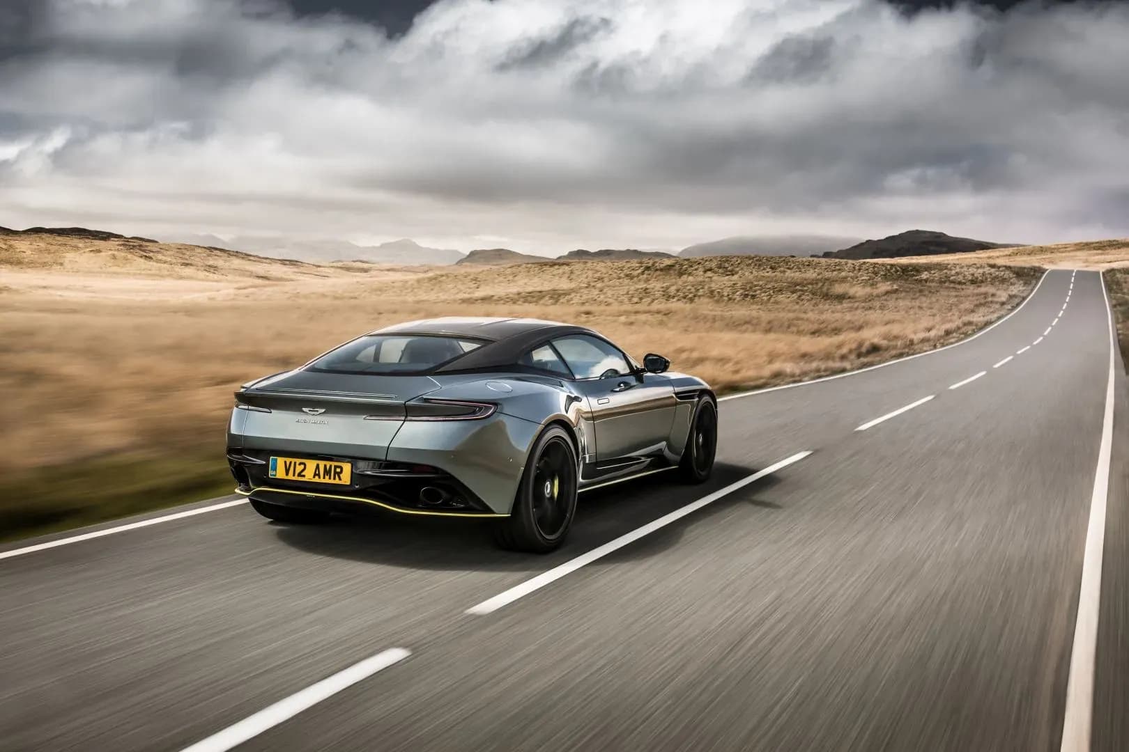 ASTON-MARTIN-DB11