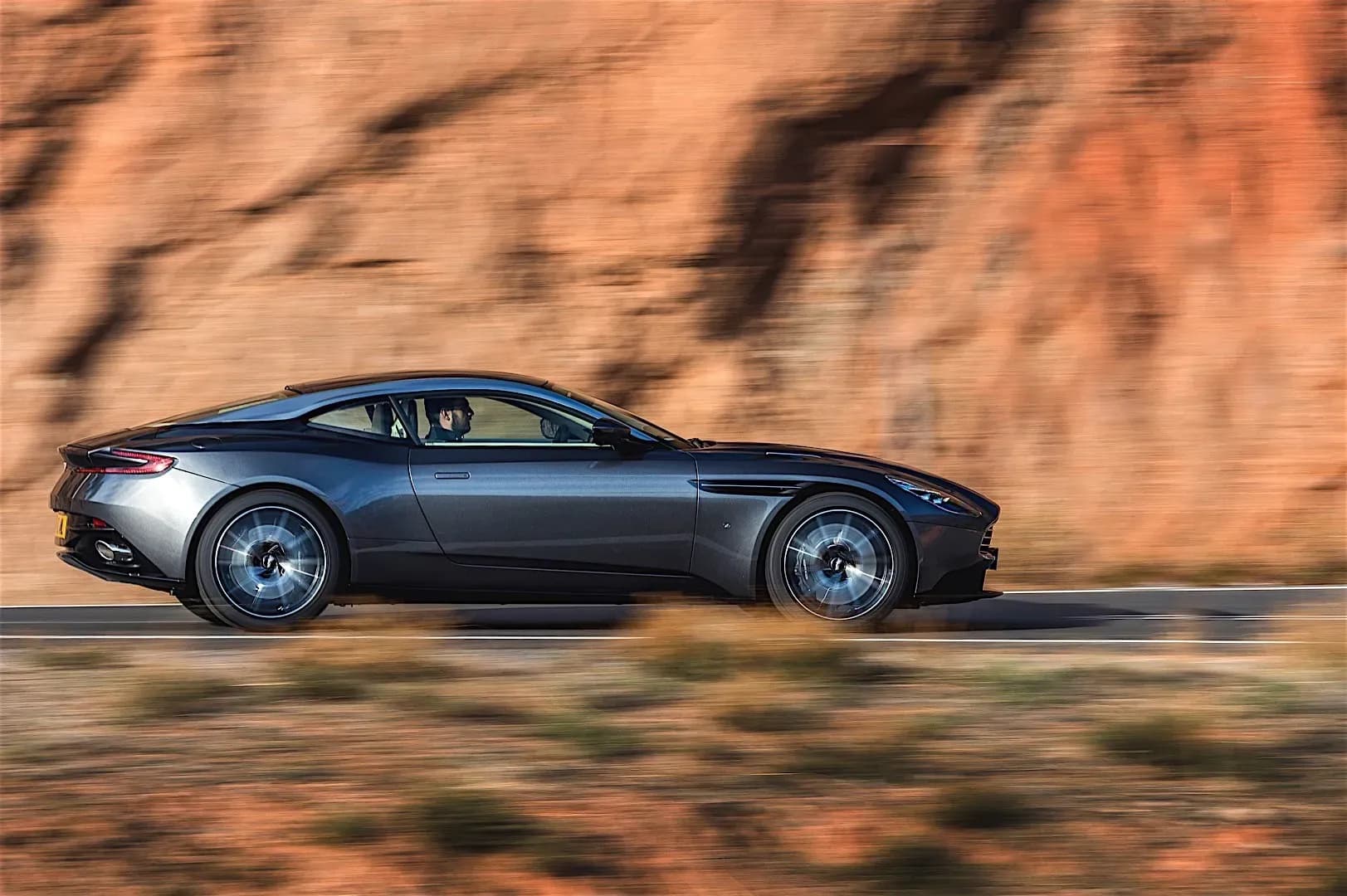 ASTON-MARTIN-DB11