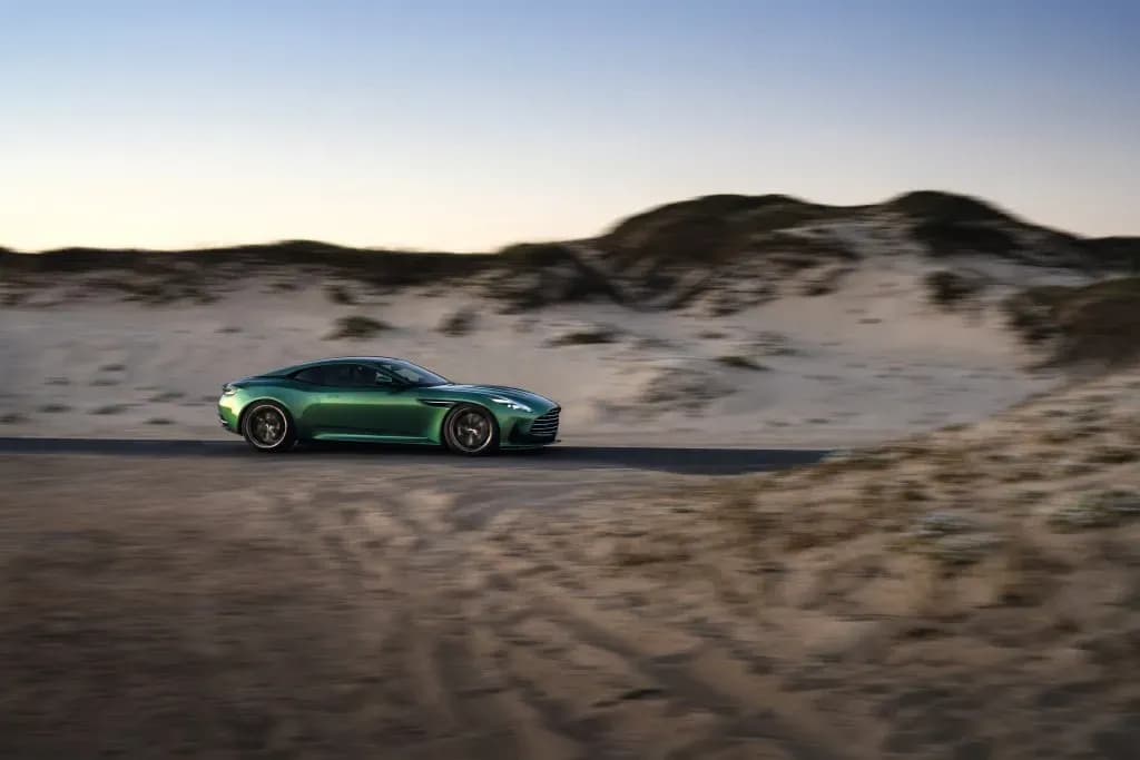 ASTON-MARTIN-DB12