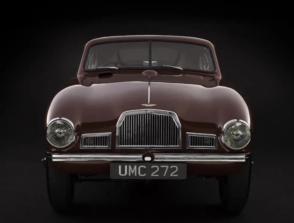 ASTON-MARTIN-DB2