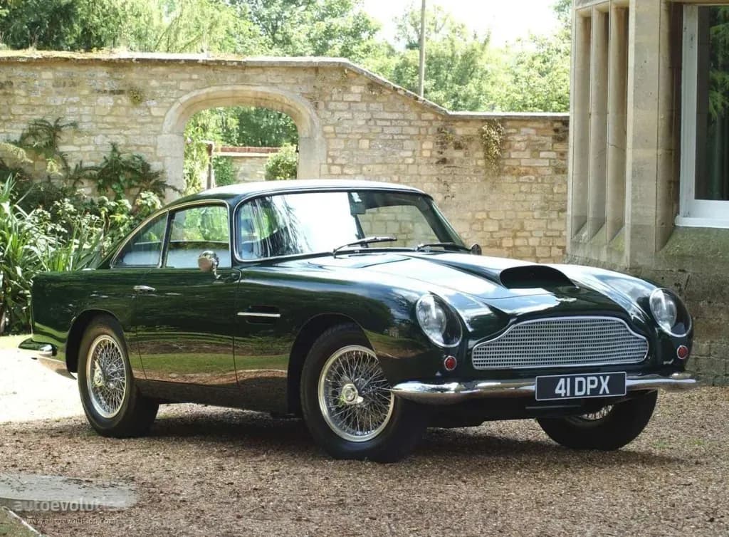 ASTON-MARTIN-DB4