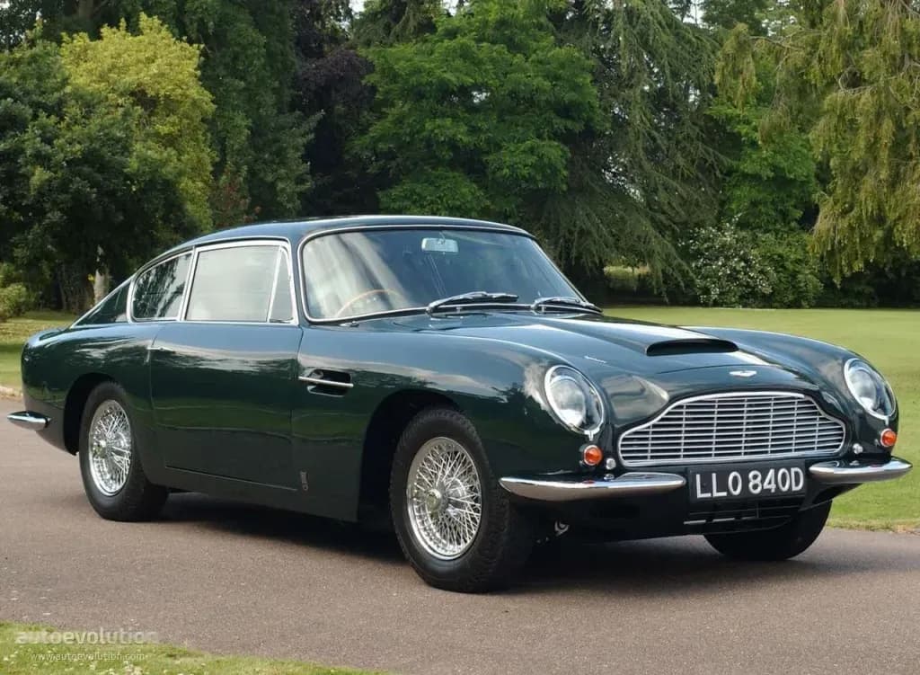 ASTON-MARTIN-DB6