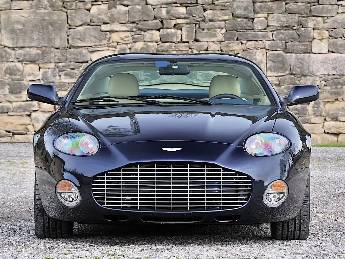 ASTON-MARTIN-DB7