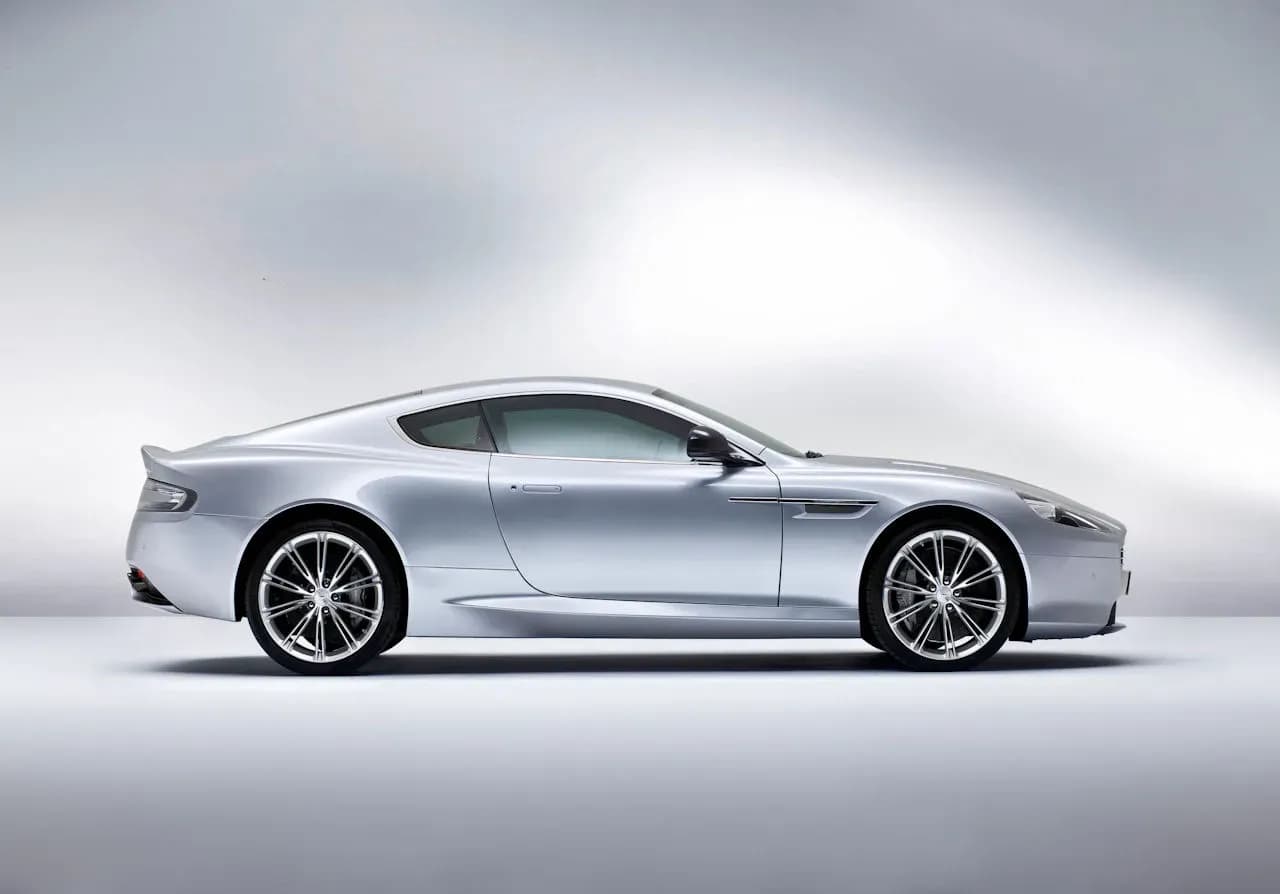 ASTON-MARTIN-DB9