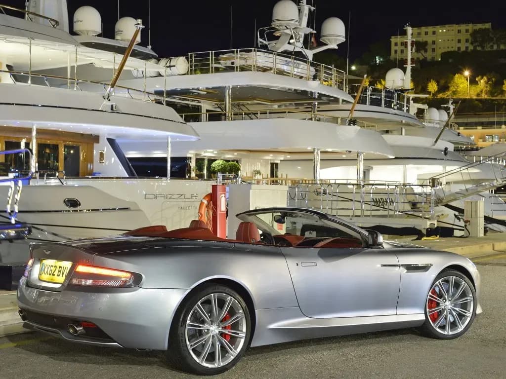 ASTON-MARTIN-DB9-Volante