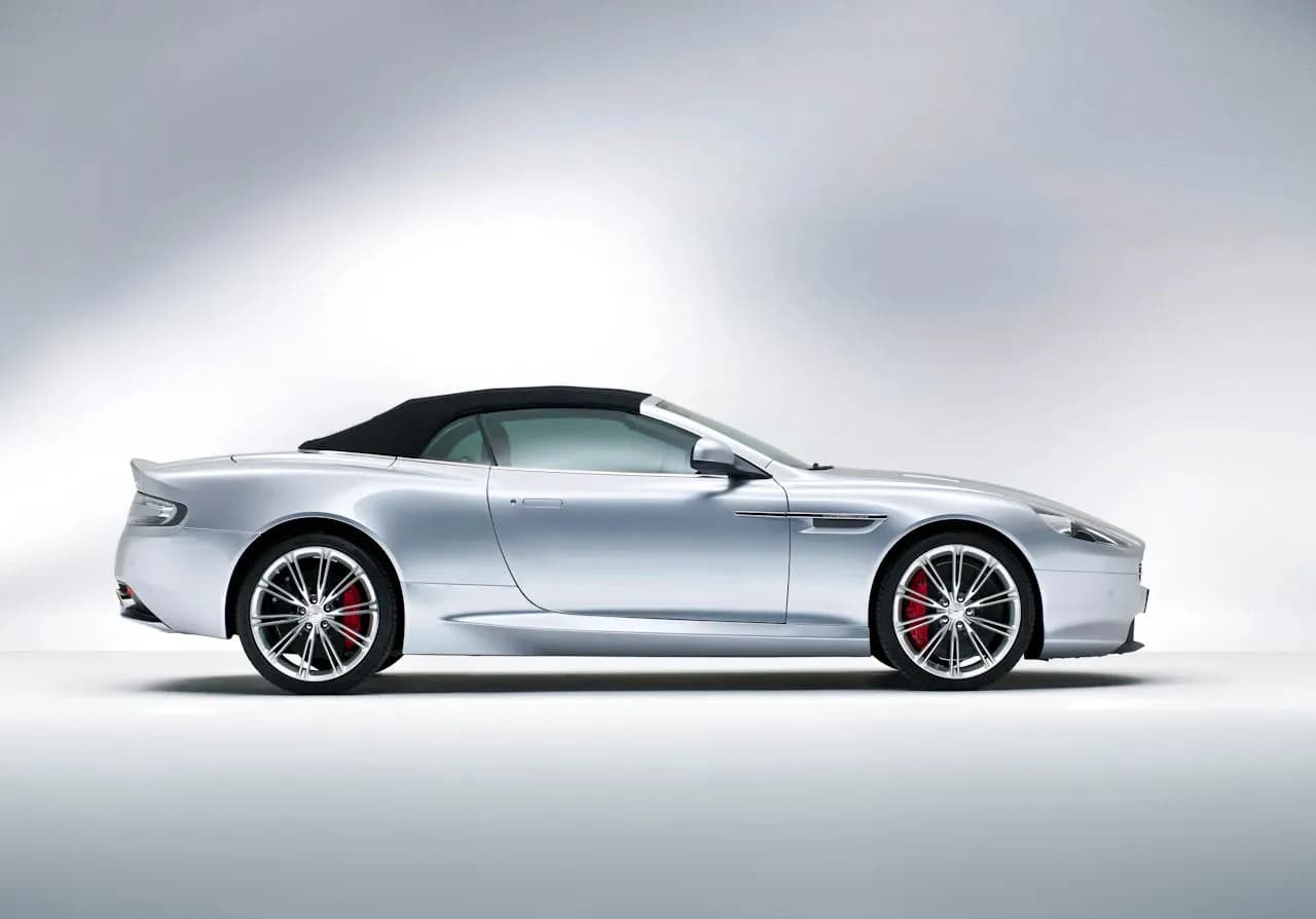 ASTON-MARTIN-DB9-Volante