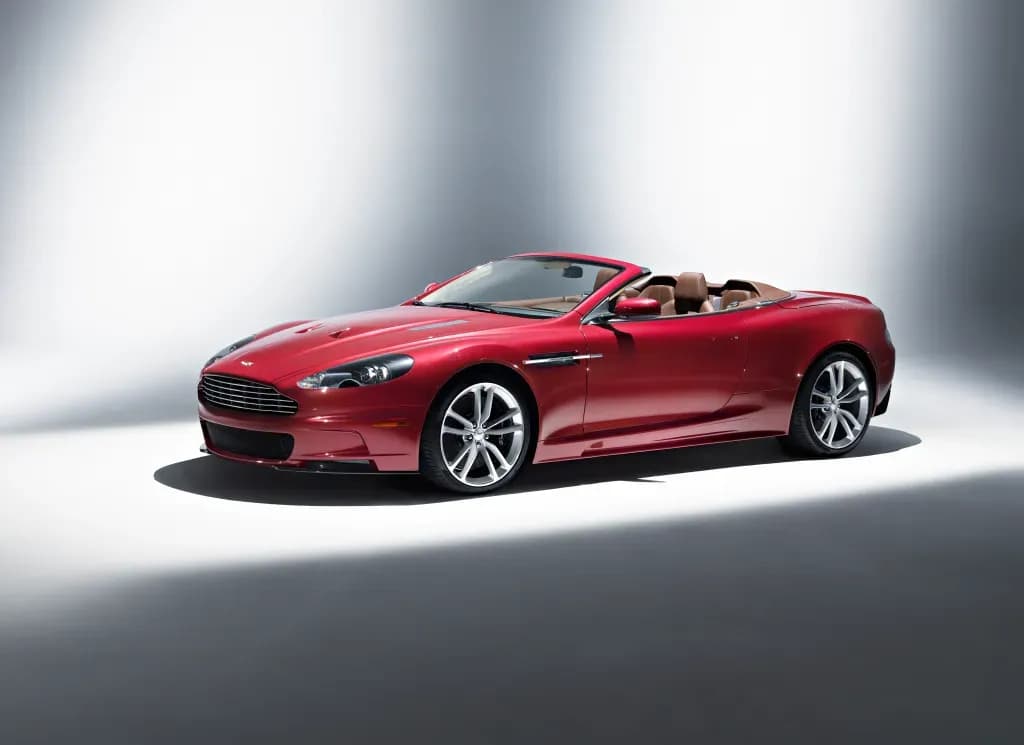 ASTON-MARTIN-DBS-Volante
