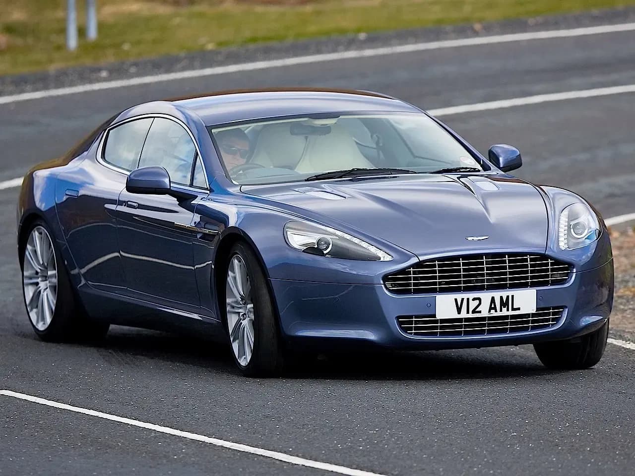 ASTON-MARTIN-Rapide