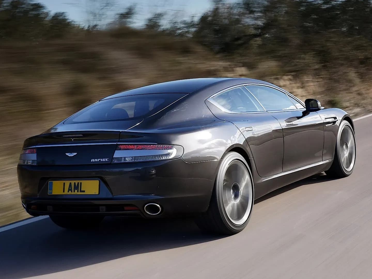 ASTON-MARTIN-Rapide