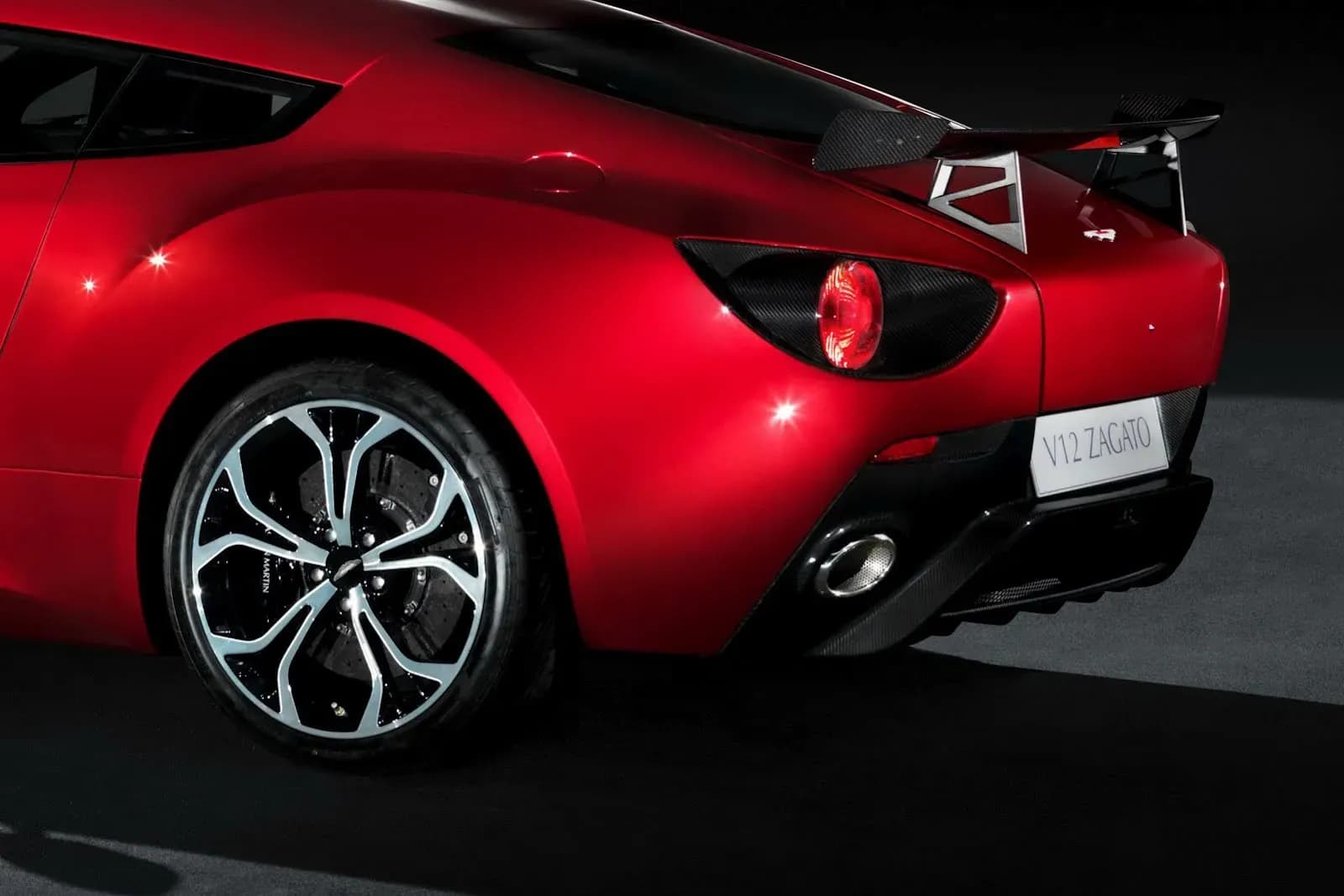 ASTON-MARTIN-V12-Zagato