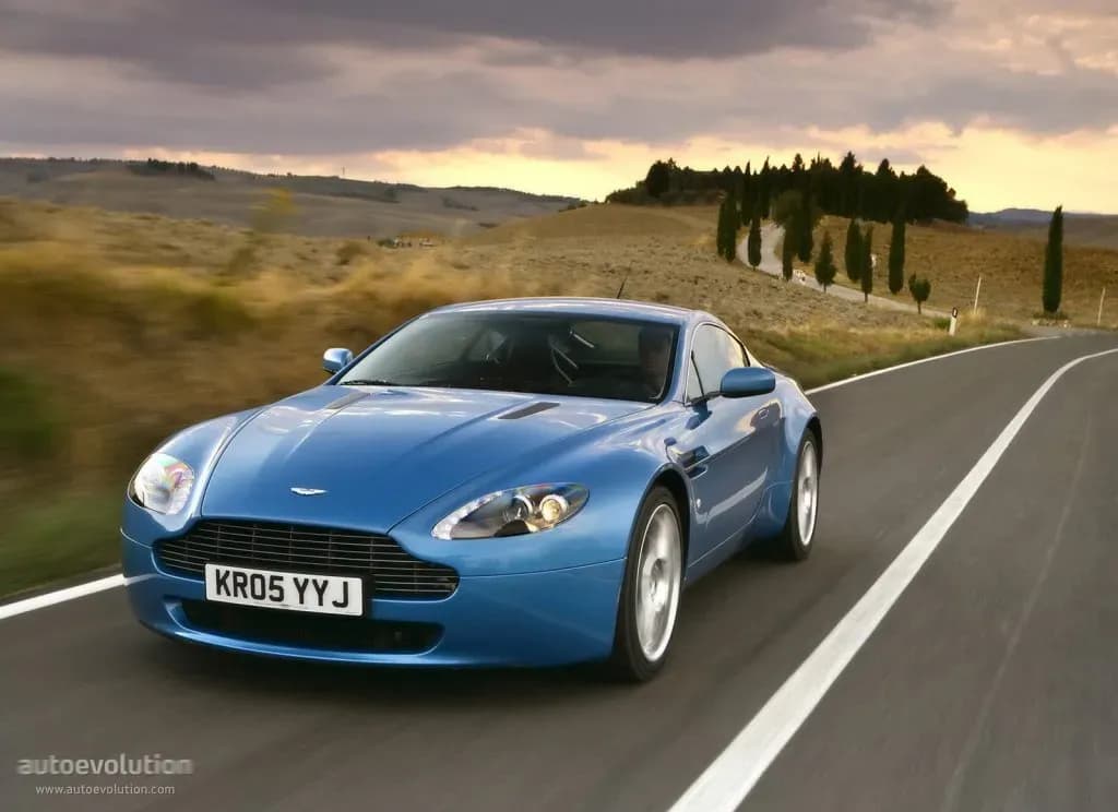 ASTON-MARTIN-V8-Vantage