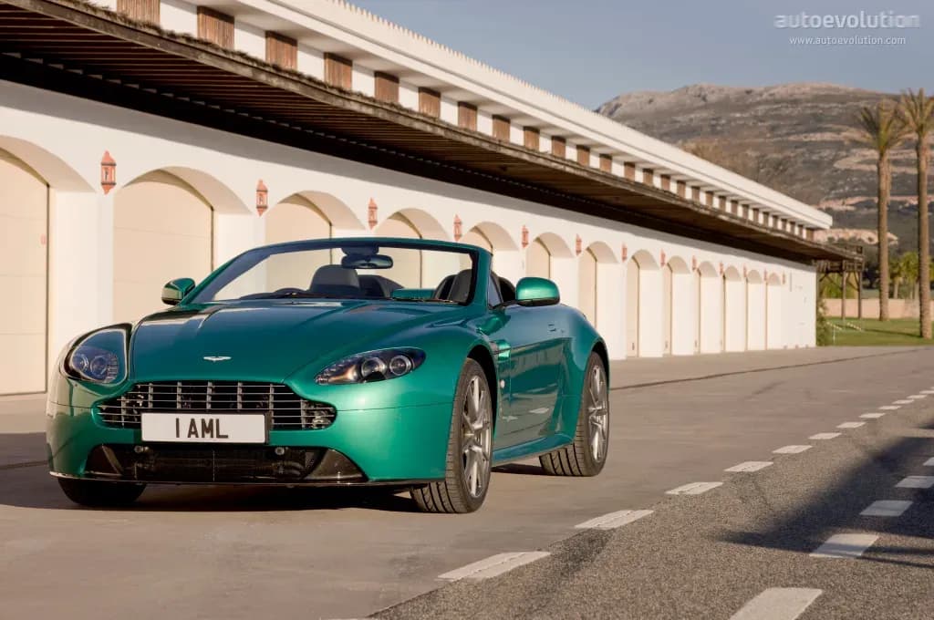 ASTON-MARTIN-V8-Vantage-S-Roadster