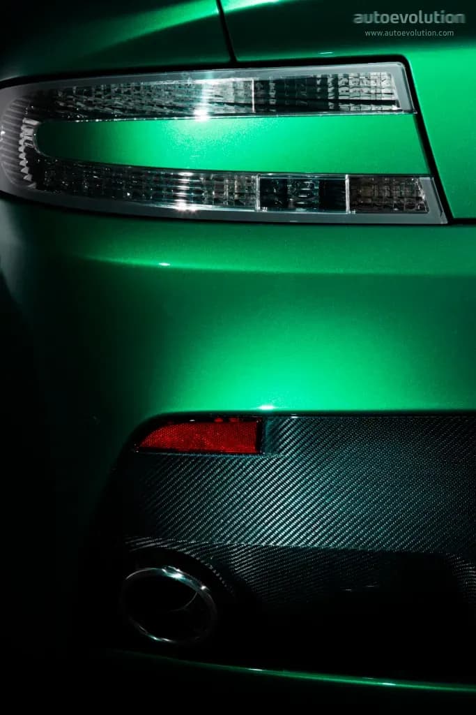 ASTON-MARTIN-V8-Vantage-S-Roadster