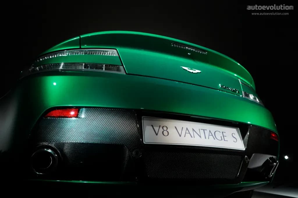 ASTON-MARTIN-V8-Vantage-S-Roadster