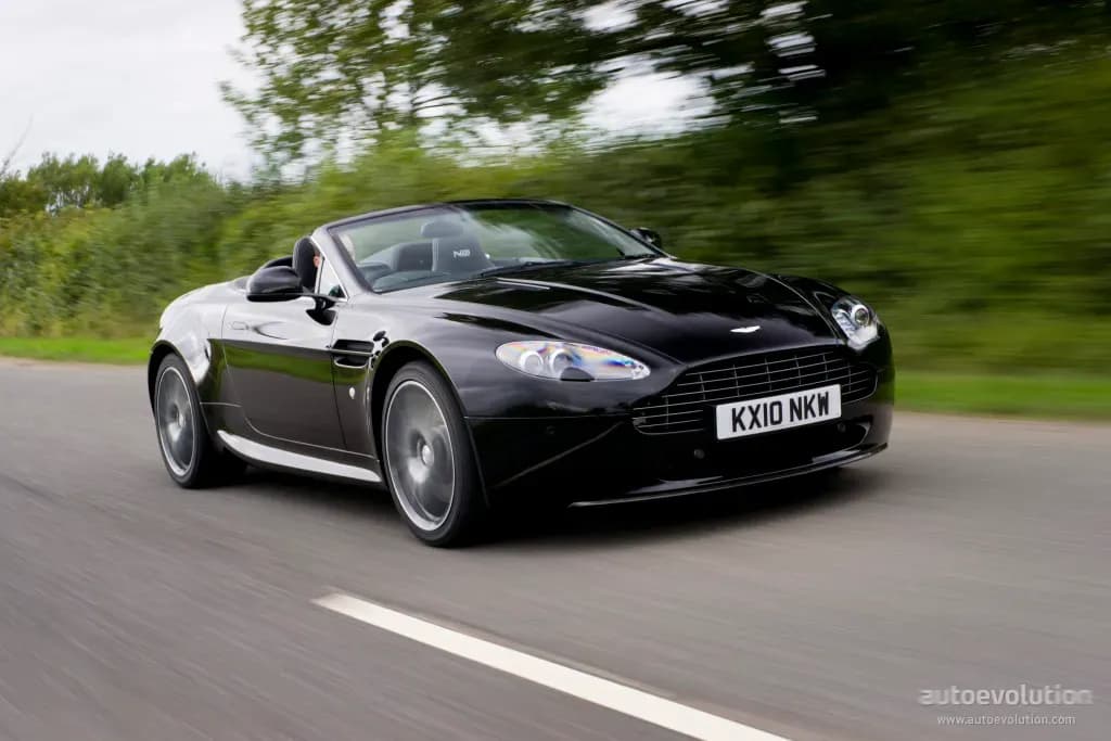 ASTON-MARTIN-V8-Volante