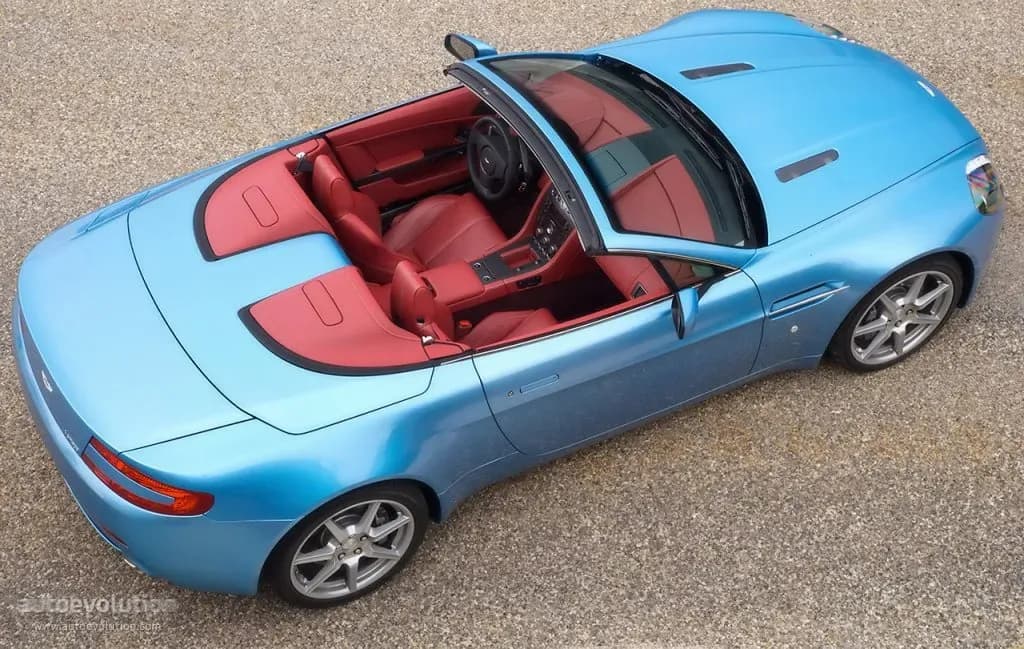 ASTON-MARTIN-V8-Volante