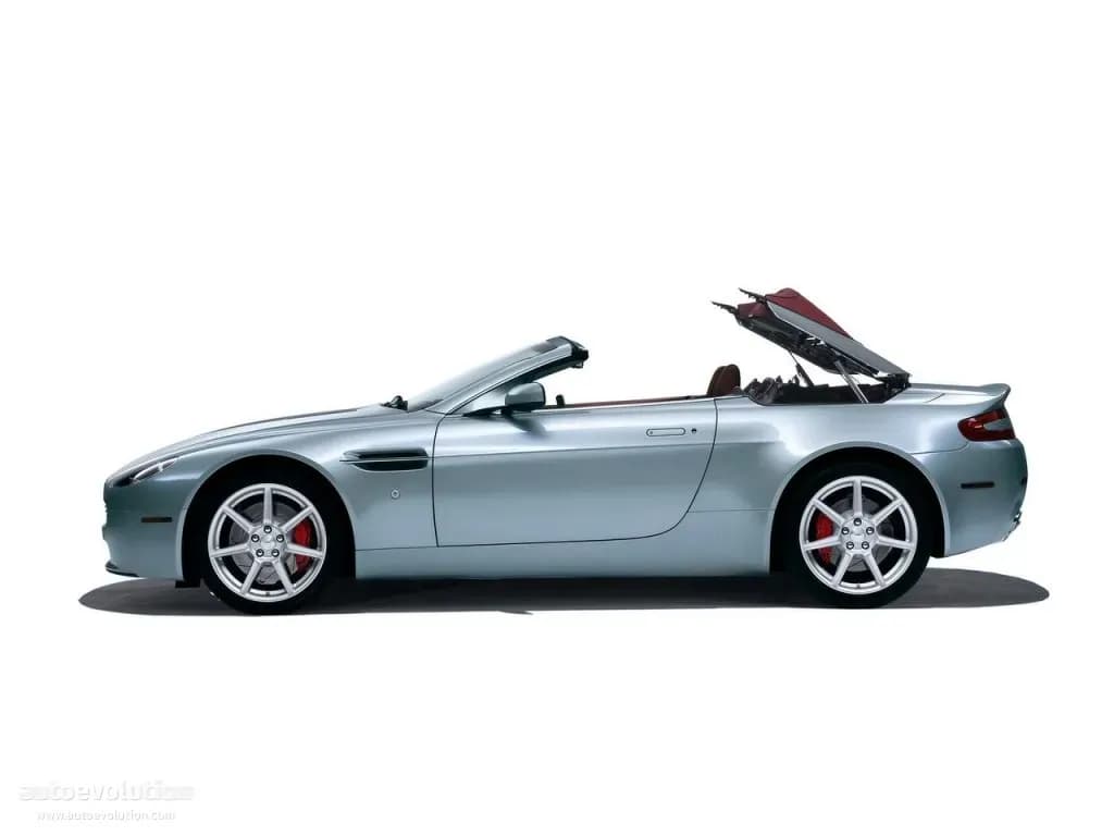 ASTON-MARTIN-V8-Volante
