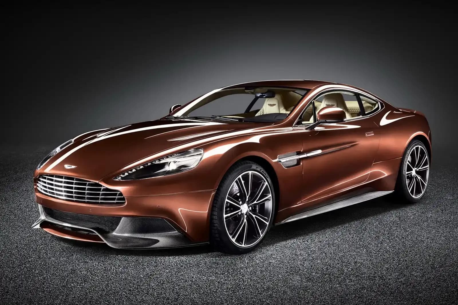 ASTON-MARTIN-Vanquish