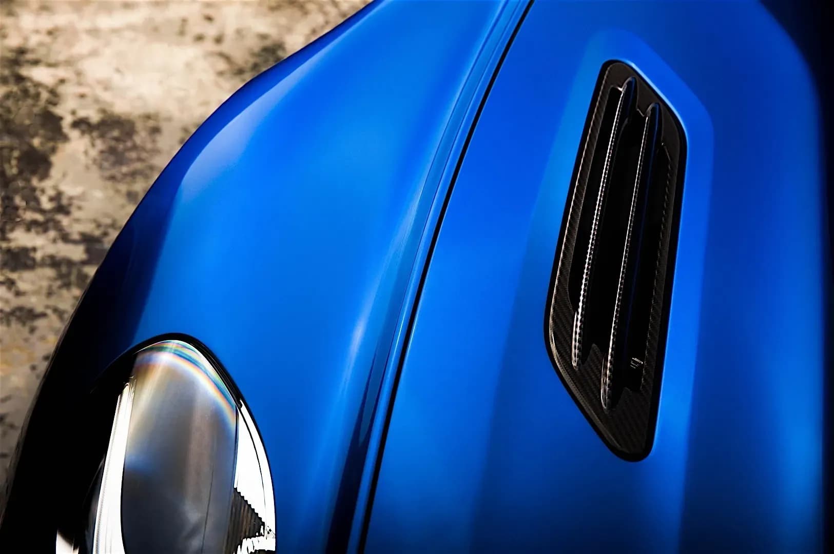 ASTON-MARTIN-Vanquish-S