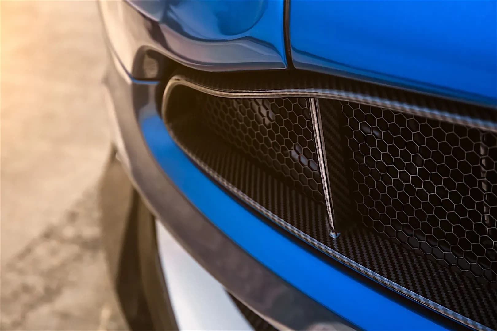 ASTON-MARTIN-Vanquish-S