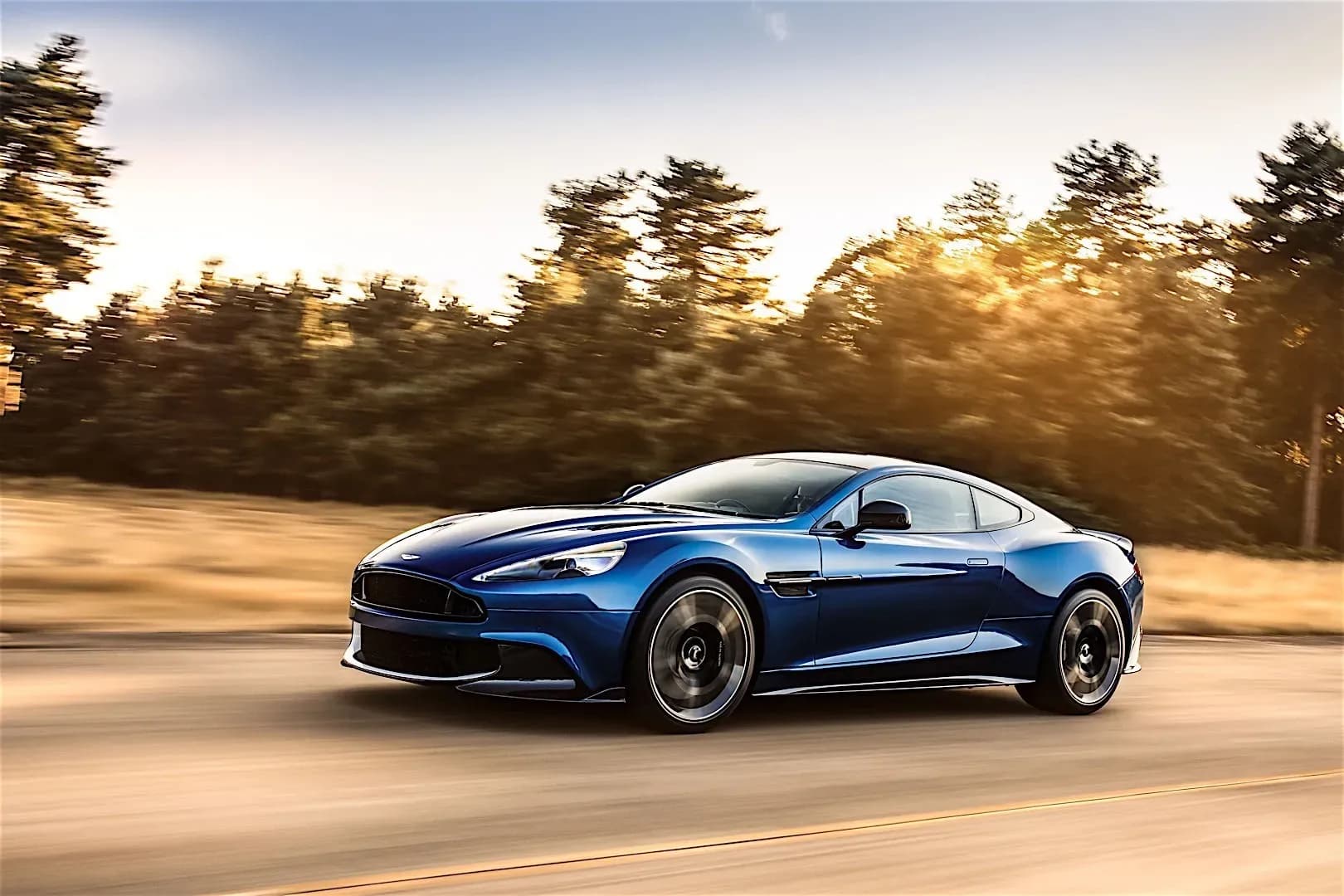 ASTON-MARTIN-Vanquish-S