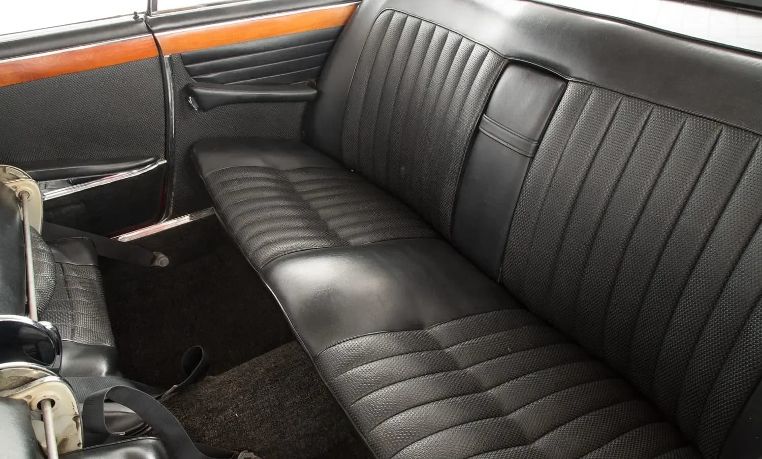 BMW-2000-CS