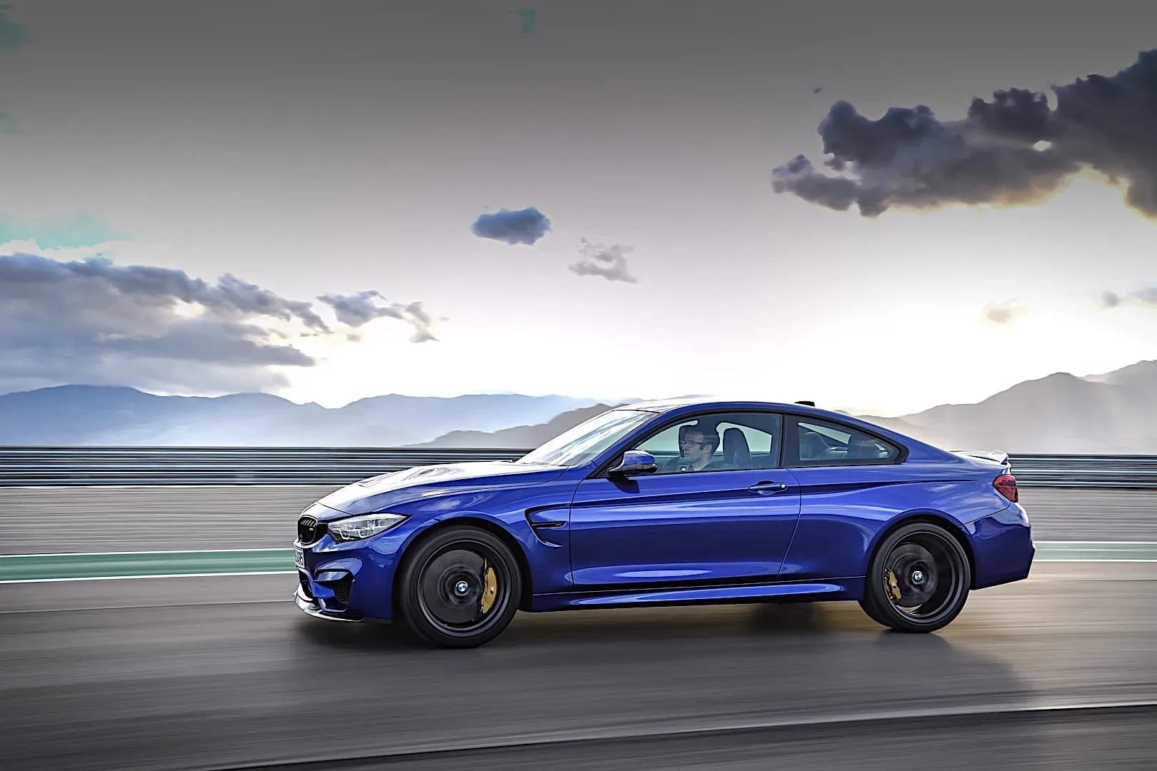 BMW-M4-CS