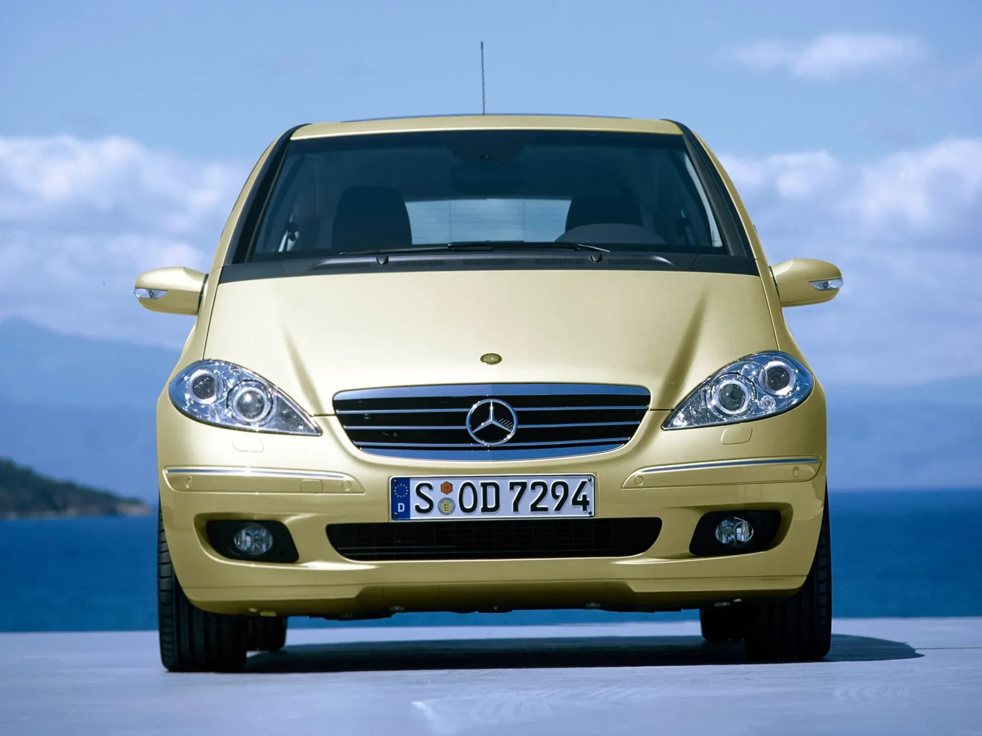 MERCEDES-BENZ-A-Klasse-Coupe