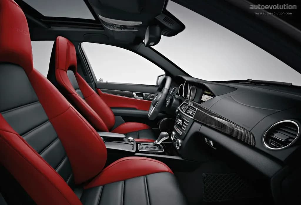 MERCEDES-BENZ-C-Klasse-AMG