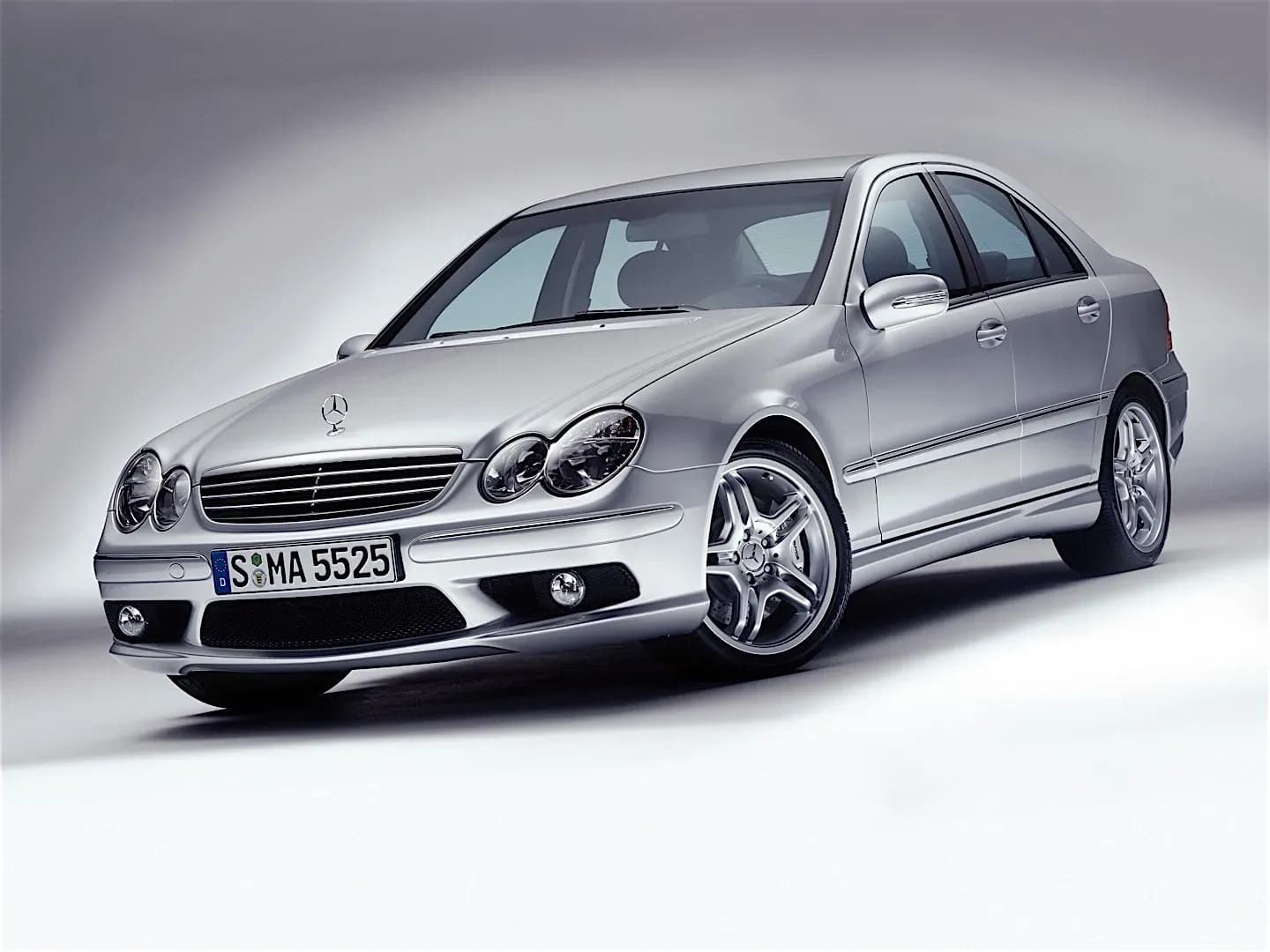 MERCEDES-BENZ-C-Klasse-AMG
