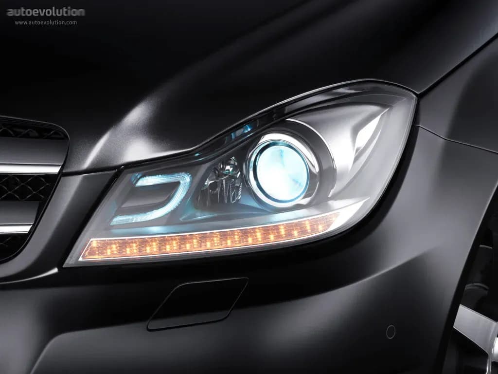 MERCEDES-BENZ-C-Klasse-Coupe