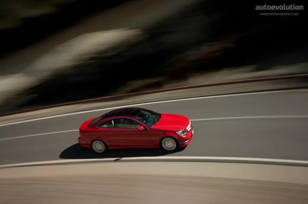 MERCEDES-BENZ-C-Klasse-Coupe